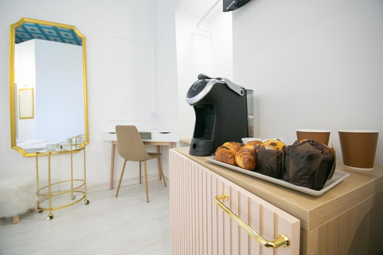 Caffe' E Cuscino Rom